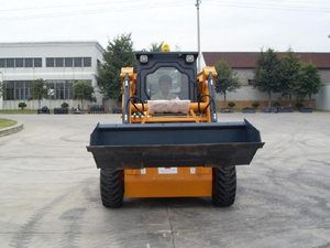 لودر انزلاقي التوجيه <span class=keywords><strong>WECAN</strong></span> 1200 كجم طراز WT1200T مع محرك كوانشاي الصيني - Product Image 2