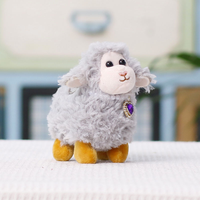 En gros, Porte-clés pendentif mignon en peluche mouton, Poupée en peluche douce OEM, Jouets en peluche agneau de dessin animé personnalisés pour cadeau de mariage