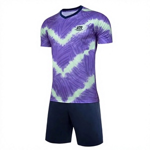 Uniforme de Fútbol para Hombre LONG MISSION INDUSTRY, Morado y Verde, Cuello en V, Impresión por Sublimación, Transpirable, 100% Poliéster, Conjunto de Camiseta y Pantalones Cortos - Product Image 2