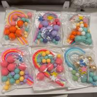 26-teiliges Set Künstliche Bälle Kuchendekoration Weiche Gummi-Regenbogen-Schaumstoffbälle für Weihnachten Hochzeit Geburtstag Party Tortendekoration Zubehör