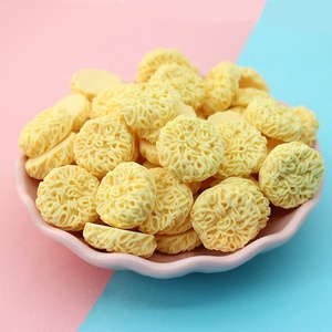 Adorables dijes de resina de fideos instantáneos (cuadrados y redondos), dijes de resina de ramen, dijes de slime, cabujones, dijes de comida Kawaii. - Product Image 5