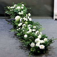 Composition florale réaliste de plantes vertes artificielles pour allée de mariage, décoration de mariage, décoration de fond pour demande en mariage