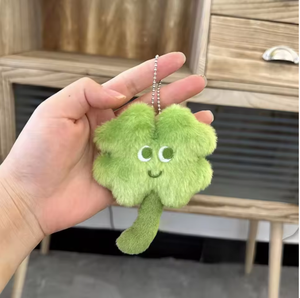Porte-clés pendentif trèfle porte-bonheur créatif, adorable poupée en peluche, breloque pour sac à dos, porte-clés de voiture, accessoires de sac, cadeau - Product Image 1