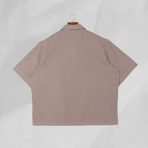 Nuova Collezione: Polo da <span class=keywords><strong>Uomo</strong></span> <span class=keywords><strong>a</strong></span> Maniche Corte con <span class=keywords><strong>Righe</strong></span> Verticali Marroni e Bianche e Ricamo Rosso, Vestibilità Comoda per Uso Quotidiano e Casual - Product Image 2
