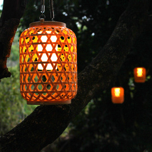 Luces solares para exteriores transfronterizas, farolillos decorativos de jardín de ratán de bambú para patios, inspiración navideña - Product Image 1