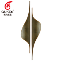 Poignées de porte sculpturales en laiton brossé, design vague de feuille, luxe pour hôtel, villa, entrée, grand portail, poignée de porte en bois ou en verre