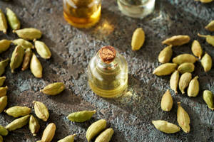 Aceite Esencial de Cardamomo para el Cuidado del Cabello, la Piel y el Cuerpo, Apto para Masajes de Spa, Terapia de Relajación, Nutrición Capilar y Rutina Diaria - Product Image 5