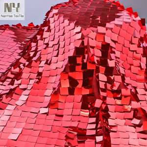 Nanyee Textile Big Dangl ing Square Karierter roter <span class=keywords><strong>Prom</strong></span> Pailletten stoff für Dekoration & Kleid - Product Image 1
