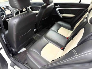 Geely Emgrand RS Hatchback 2016, Versión Uplift 1.5L, Transmisión Manual, Sedán Usado en Venta, Estándar de Emisiones Nacional V de China - Product Image 4