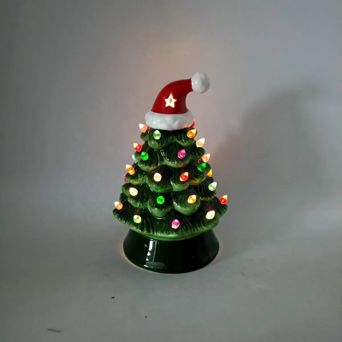 Árvore de natal de 7.5 "com pré-iluminação, árvore de natal cerâmica com decoração de chapéu