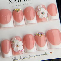 Faux ongles classiques courts carrés faits à la main, à pression, avec French manucure, couvrance totale, réutilisables, motif papillon, en acrylique, 10 pièces