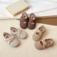 Sandales pour filles Printemps/Été 2026 Nouveau style Mode Chaussures de princesse ajourées respirantes avec trous Sandales pour enfants