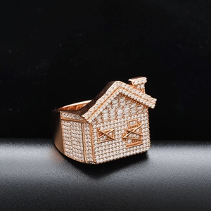 Anillo de Plata de Ley 925 con Moissanita de Corte Princesa y Acabado Pulido, Sofisticado y Lujoso, para Uso Unisex Elegante - Product Image 3