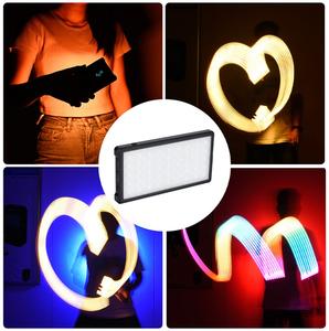 <span class=keywords><strong>Yongnuo</strong></span> YN135 sur caméra RGB lumière <span class=keywords><strong>LED</strong></span> 360 couleur 95 + CRI 3200K-5600K pour Vlogging vidéoconférence YouTube TikTok - Product Image 4