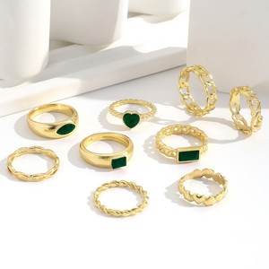Anello con cuore in stile retrò con imitazione smeraldo da donna con catena creativa a forma di cuore con diamante e nove pezzi in lega intarsio - Product Image 2