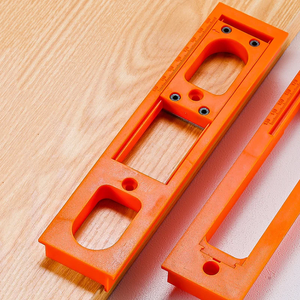 Piastra di guida per fresa a cerniera nascosta, modello per incisione per carpentieri, per l'installazione di cerniere 3D a scomparsa su telai di porte in legno - Product Image 2