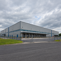 Structure en acier durable pour entrepôt, charpente rigide, atelier métallique, stockage étanche, bâtiment industriel
