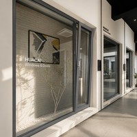Sistema de Ventanas Abatibles de Aluminio Moderno HUACAI, Ventana con Marco a Prueba de Viento y Triple Acristalamiento para Uso Residencial y Comercial de Alta Gama