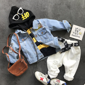 Conjuntos de Tres Piezas con Estampado Informal de Verano para Niños, Abrigo Largo, Pantalones de Manga Larga, Jeans - Product Image 1