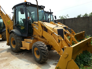 Chargeuse-pelleteuse JCB 3CX 4CX d'occasion, modèle 2015, capacité de charge nominale de 15 tonnes, en bon état aux États-Unis, en vente. - Product Image 2