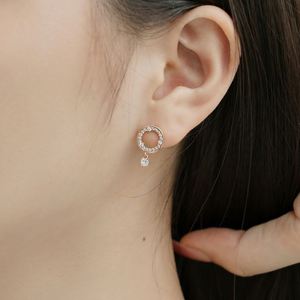 Pendientes de tuerca minimalistas Dylam Circle Halo de plata de ley S925, redondos, huecos, con circonita, hipoalergénicos - Product Image 3