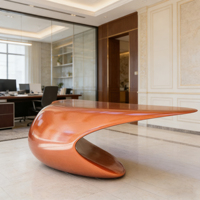 Bureau flottant artistique, table d'ordinateur sculpturale minimaliste pour bureau à domicile moderne et studio commercial