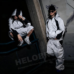 Ensemble de <span class=keywords><strong>jogging</strong></span> léger personnalisé 3m coupe-vent réfléchissant Survêtement en nylon Veste coupe-vent en nylon Ensemble de pantalons de survêtement - Product Image 4