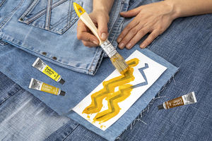 Be Creative - Juego de Pinturas <span class=keywords><strong>para</strong></span> <span class=keywords><strong>Tela</strong></span> Personalizadas <span class=keywords><strong>en</strong></span> Tubo, 12 Colores, Pintura <span class=keywords><strong>para</strong></span> Ropa, Pintura Permanente <span class=keywords><strong>para</strong></span> Ropa - Product Image 3