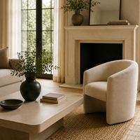 Fauteuil pivotant moderne en forme de baril, fauteuil d'appoint rembourré en velours beige chaud avec base en plinthe foncée pour salon