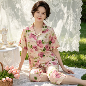 Nuovo Pigiama Estivo 2026 per Donne di Mezza Età, Set Due Pezzi con Cardigan a Maniche Corte e Pantaloni Corti Floreali, Abbigliamento Casual da Casa per Mamme - Product Image 2