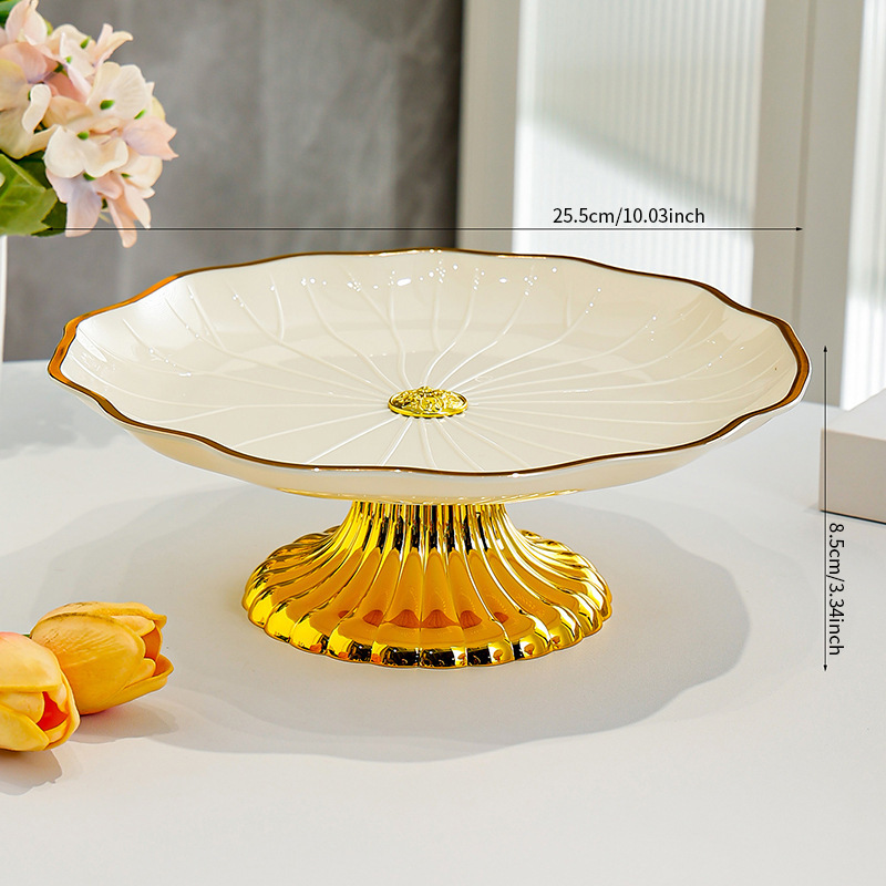 Grand plat lotus avec pieds dorés