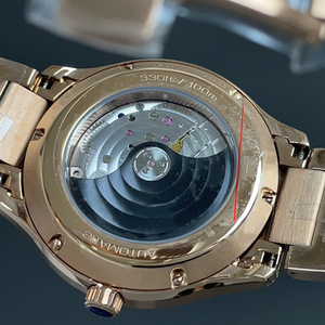 Montre mécanique de sport de luxe de style polo avec bracelet intégré en forme d'oreiller et lunette brossée - Product Image 5