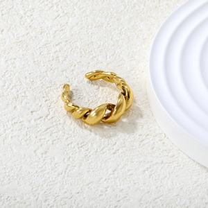 แหวนสแตนเลสชุบทอง 18K PVD ปรับขนาดได้ กันน้ำ ประดับอัญมณี ดีไซน์เกลียวครัวซองต์ ขายดี - Product Image 3