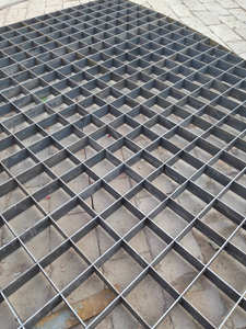 <span class=keywords><strong>Rejilla</strong></span> de acero antideslizante galvanizada en caliente, placa de cubierta de canal de <span class=keywords><strong>drenaje</strong></span> <span class=keywords><strong>para</strong></span> pasarela, <span class=keywords><strong>rejilla</strong></span> <span class=keywords><strong>para</strong></span> Material de construcción de Metal fotovoltaico - Product Image 3