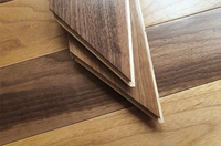 Plancher en parquet, plancher en blocs avec motif de coquillages incrustés, plancher en bois d'ingénierie, planchers multicouches