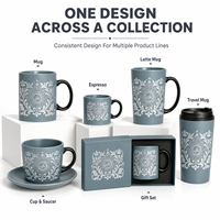 Taza de Cerámica Azul Grisácea con Patrón Islámico, Impresión Blanca, Asa Negra, 350 ml, Apta para Microondas, Personalizable OEM ODM, Caja de Regalo para Café/Té, Venta al Por Mayor