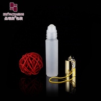 Emballage cosmétique de maquillage 5ml Roller Ball Roll on Lip Oil Bottle With Hook Cap