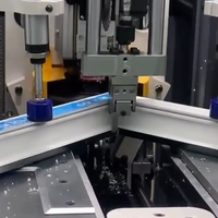 Machine de nettoyage d'angles CNC pour profilés PVC de fenêtres, avec 9 outils
