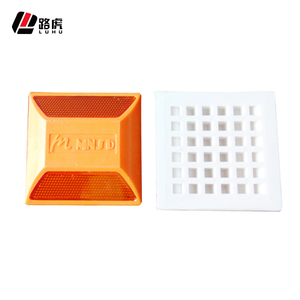 Seguridad vial Cat Eye Road Studs Marcador <span class=keywords><strong>de</strong></span> pavimento elevado reflectante <span class=keywords><strong>de</strong></span> plástico <span class=keywords><strong>para</strong></span> Advertencia <span class=keywords><strong>de</strong></span> tráfico Visibilidad mejorada en <span class=keywords><strong>carreteras</strong></span> - Product Image 6