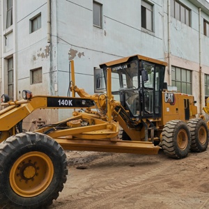 รถเกรดเดอร์ CAT 140K มือสอง ลดราคาพิเศษ เครื่องปรับระดับถนน Caterpillar 140K พร้อมบริการขนส่งทางทะเลรวดเร็ว - Product Image 1