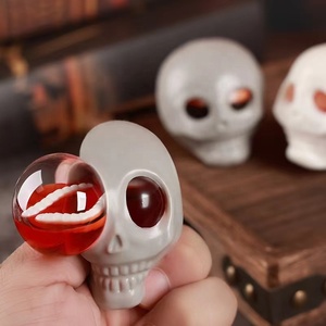 Juguete Antiestrés de Calavera Horripilante, Bola de Estrés de Calavera de Terror, Insectos Realistas de TPR, Juguete de Cabeza de Esqueleto, Recuerdos de Fiesta de Halloween - Product Image 3