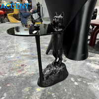 Table d'appoint en fibre de verre en forme de chat, sculpture d'animal créative sur base rocheuse pour salon et villa