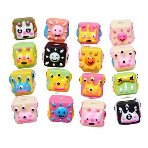 Personnalisé 16mm Kawaii DIY Gros <span class=keywords><strong>Cube</strong></span> Peint À La Main Perles Acryliques Charme Résine Focale Perles Lâches pour Bracelet Collier Fabrication - Product Image 2