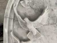 Pierre tombale en granit naturel sculptée à la main avec un motif de colombe