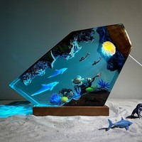 Dropshipping Shopify Dioroma Veilleuse de plongée gratuite Pieuvre géante Couple Plongeur Cadeau d'été unique Lampe en bois et résine époxy