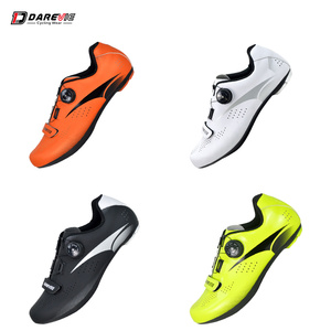 Chaussures de cyclisme sur <span class=keywords><strong>route</strong></span> Darevie avec logo personnalisé, semelle en carbone, respirantes, pour hommes, avec crampons - Product Image 4
