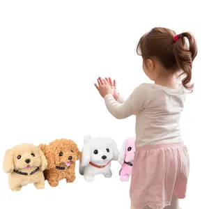 Điện mô phỏng con chó lông Teddy wiggles mông của mình và sủa và lắc đuôi của mình và lắc mông điện sang trọng con chó đồ chơi gi