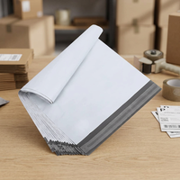 Sac de courrier en polyéthylène blanc biodégradable écologique de la marque Ukhi avec protection de stockage sécurisée, enveloppe en plastique pour l'expédition de vêtements