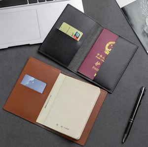 Ensemble cadeau d'affaires de haute qualité, élégant et personnalisé, comprenant une housse de passeport en PU et un portefeuille de voyage avec protection anti-RFID, provenant d'une entreprise OEM - Product Image 4