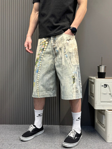 Shorts en jean vintage tissé pour homme, taille mi-haute, coupe ample, jambe large, délavé à l'acide, avec dentelle et chaîne de perles, style streetwear, décontracté d'été - Product Image 1